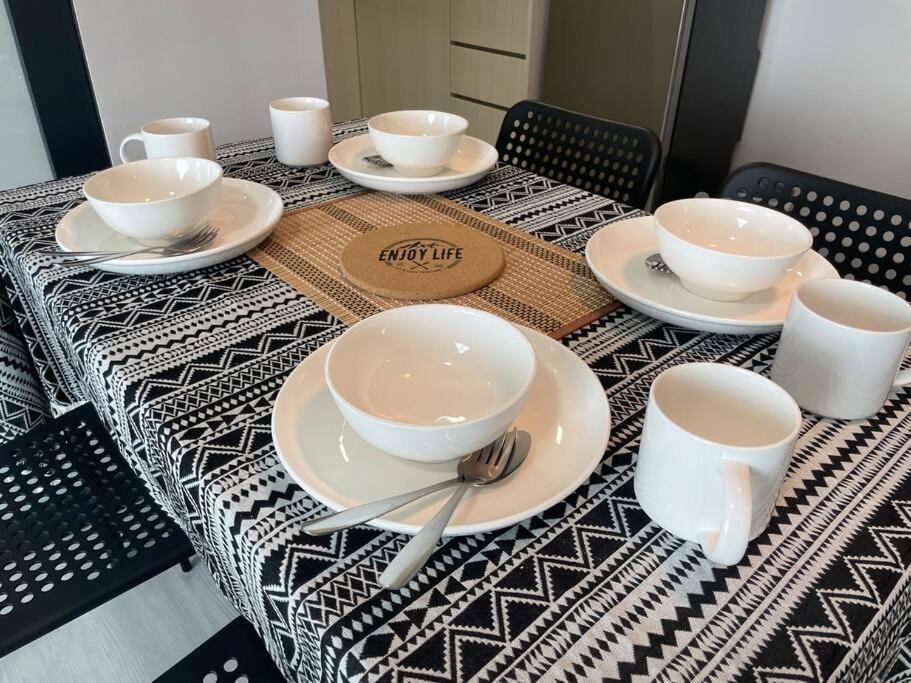 Jesselton Quay,2Br,4-5Pax,Mountain View Apartman Kota Kinabalu Kültér fotó